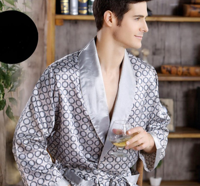 Chemise de nuit en soie pour homme