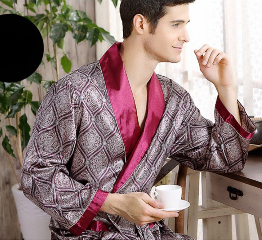 Chemise de nuit en soie pour homme
